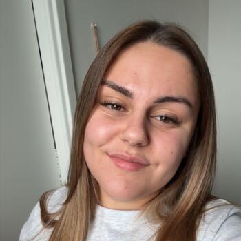 Baby-sitter Bully: Chloe