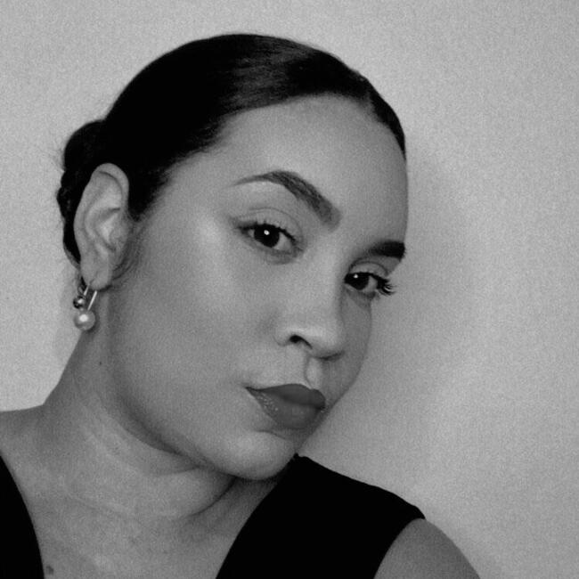 Babá em Recife: Thais