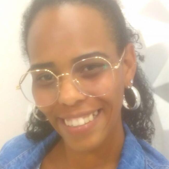 Babysitter in Vitória da Conquista: Claudia