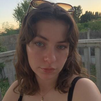 Babysitter in Angers: Laura