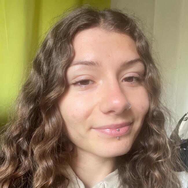 Babysitter in Gaillard: Madalina