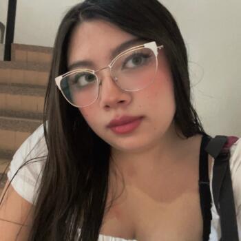 Babysitter in Armenia: Sara torres