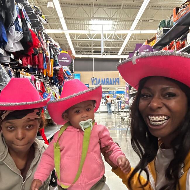 Babysitting job in Florissant: Shamarla