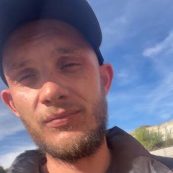 Babysitting job in Queanbeyan: babysitting job Josh