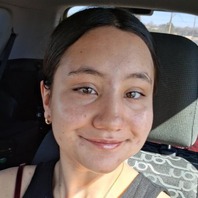 Babysitter in Las Cruces: Angél