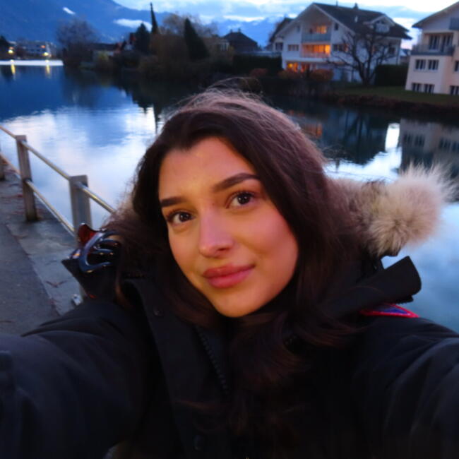 Babysitter in London: İzel