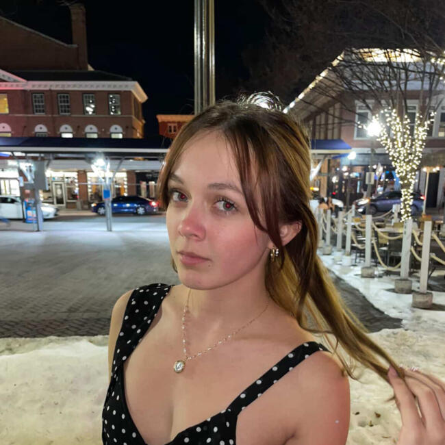 Babysitter in Roanoke: Zoey