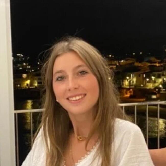 Babysitter in Toulouse: Chloe