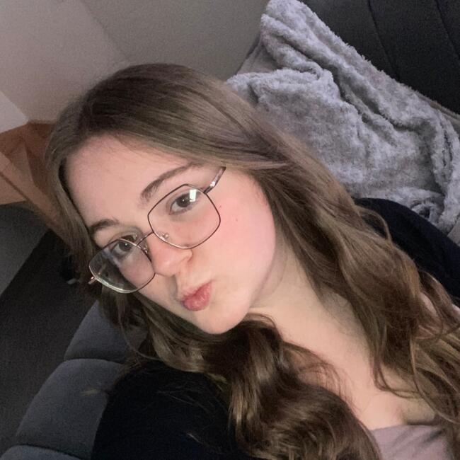 Babysitter in Villejuif: Louna