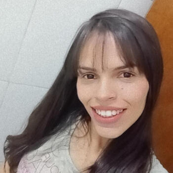 Babysitter Governador Valadares: Debora