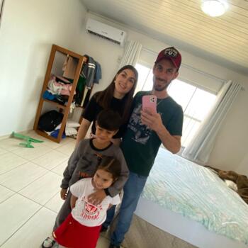 Emprego de babá em Penha: emprego de babá Isabele