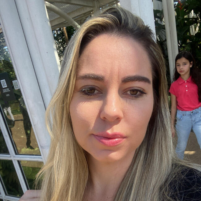 Babysitter in Poços de Caldas: Estela