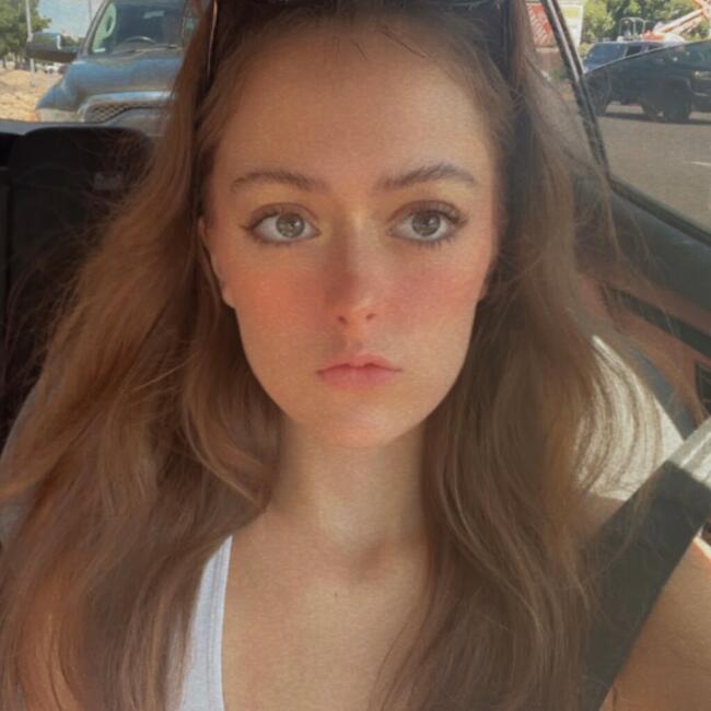 Babysitter in Commerce City: Taylor