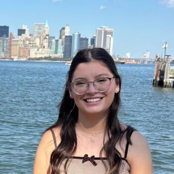 Babysitter in Angleton: Desaray