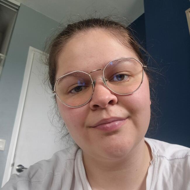 Babysitter in Dol-de-Bretagne: Inès