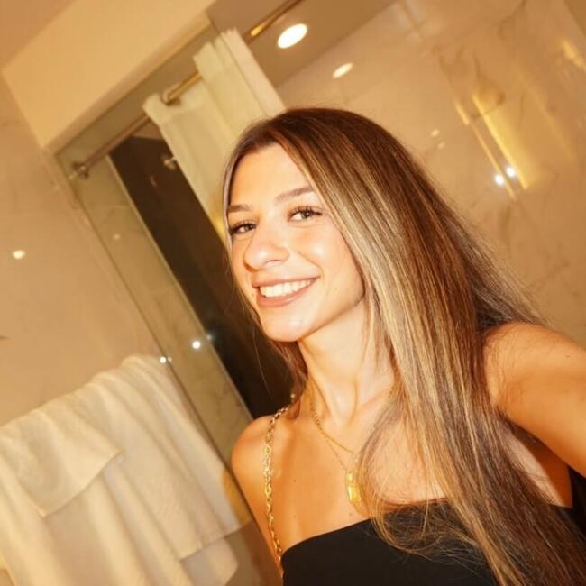 Baby-sitter in Etobicoke: Alexandra