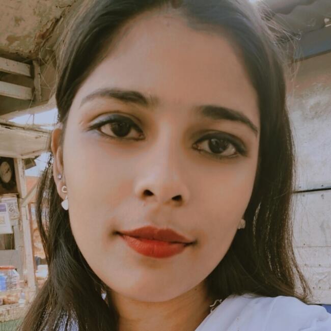 कोलकाता में बेबीसिटर: Agnes