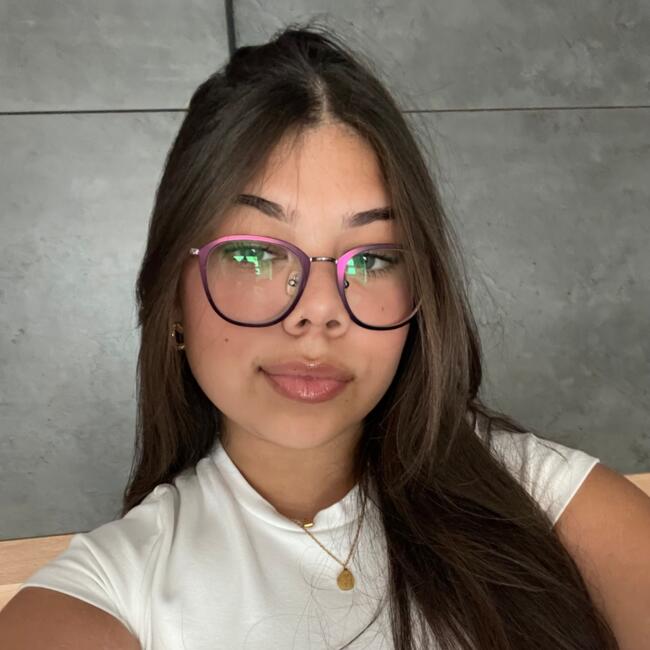 Babysitter in Mem Martins: Geovana