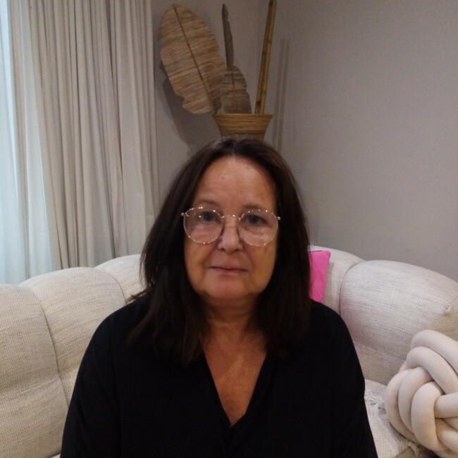 Babysitter in Saint-Genis-Pouilly: Marie