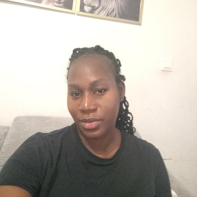 Babysitter in La Rochelle: Oumou dite Simone