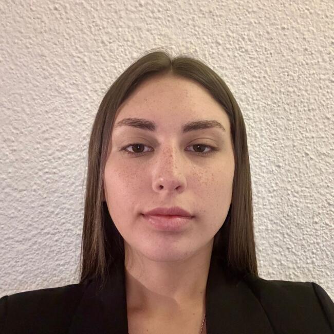 Babysitter in Montevideo: Petra