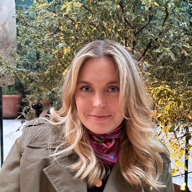 Babysitter in Paris: Clemence