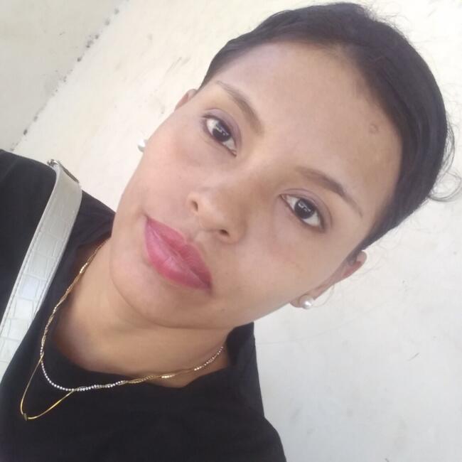 Niñera en David: Leila