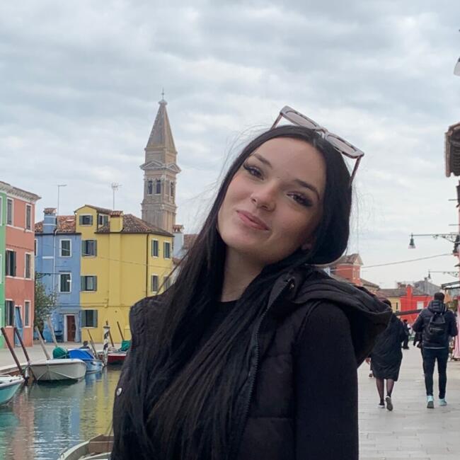 Babysitter in Poitiers: Amelie