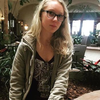 Babysitter San Bruno: Dasha