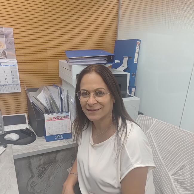 בייביסיטר ב- חולון: ורד