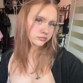 Opiekunka do dziecka Pszczółki: Julia