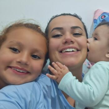 Emprego de babá em Gravataí: emprego de babá Maite