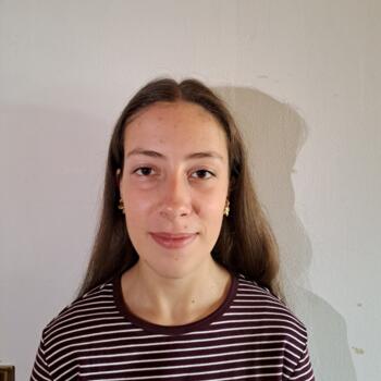 Babysitter in Québriac: Agnès