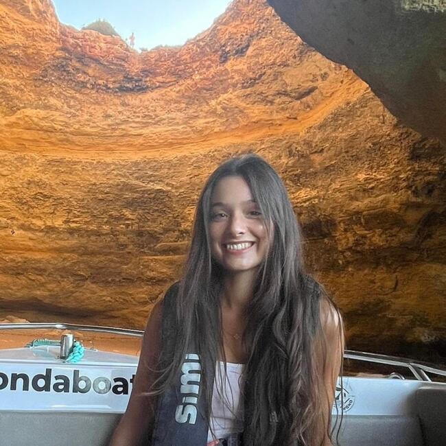 Babysitter in Vila Nova de Gaia: INES