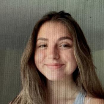 Babysitter in New Fairfield (Connecticut): Julia