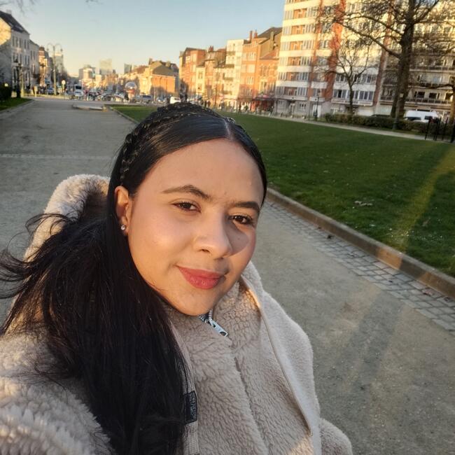Babysitter in Ixelles/Elsene: Camila