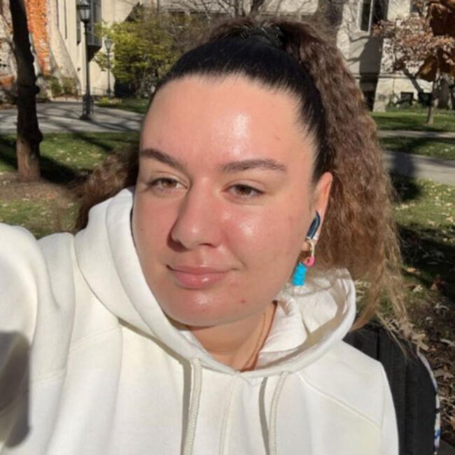 Babysitter in Chicago: Klara