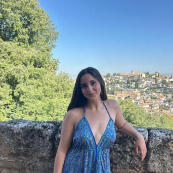 Nounou à Valence: María