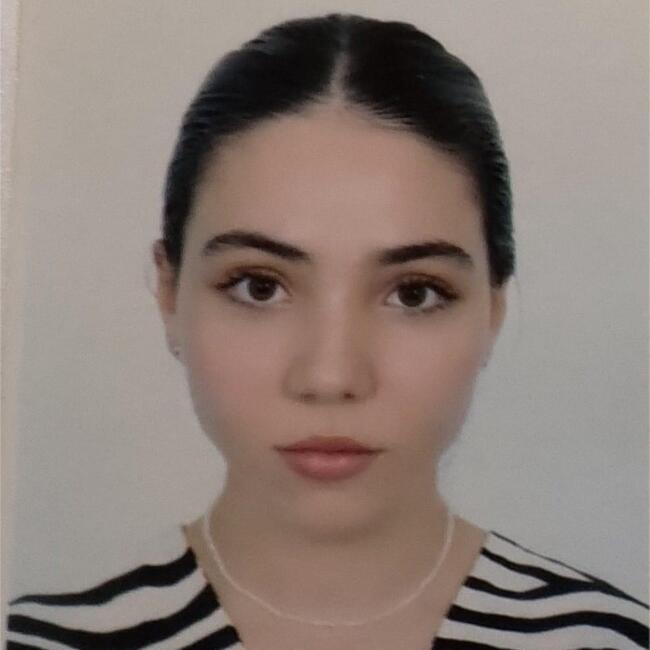 جليسة أطفال في رباط: Maryam