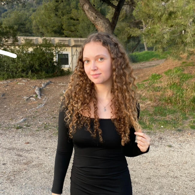 Babysitter in La Trinité: Kelya