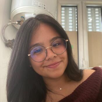 Babysitter in Paris: Atena