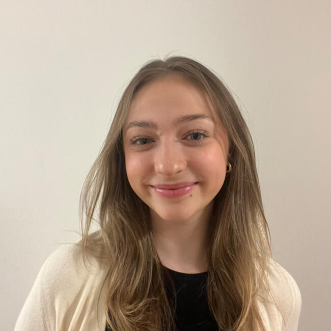 Babysitter in Baden: Laura