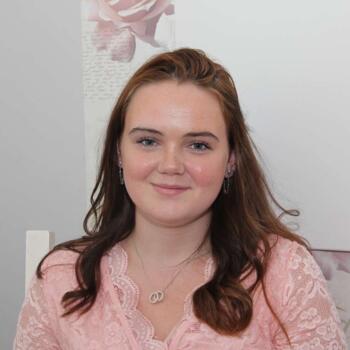 Barnvakt i Skepplanda: Leah