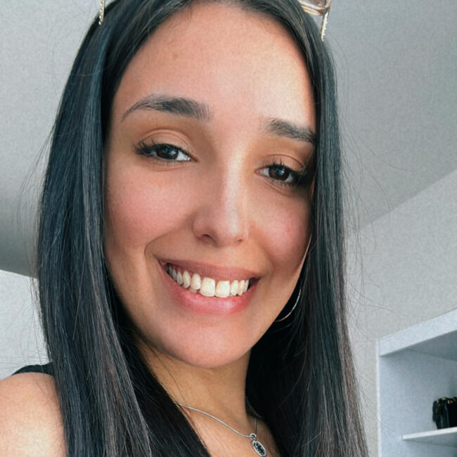 Babysitter in Sint-Gillis: Bruna