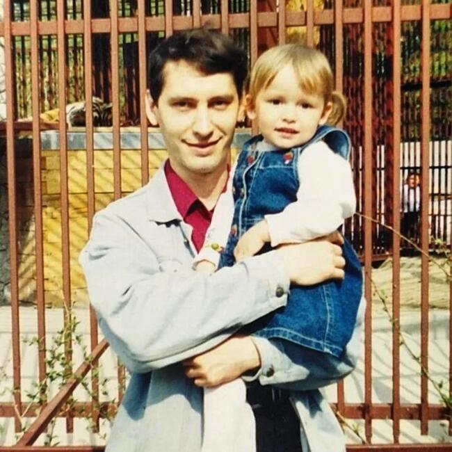 Babysitting job in Singapore: Ko Nyi