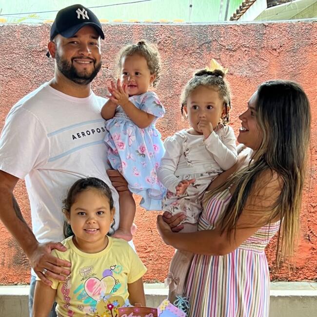 Emprego de babá em Campo Grande: AMARILHO