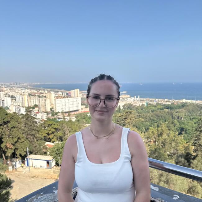 Babysitter in Rouen: Nawal