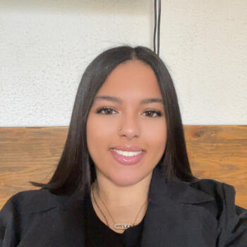 Baby-sitter Nîmes: Syriane