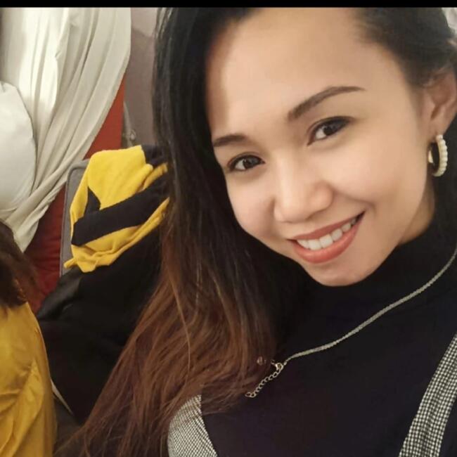 Babysitter in Paris: Clea