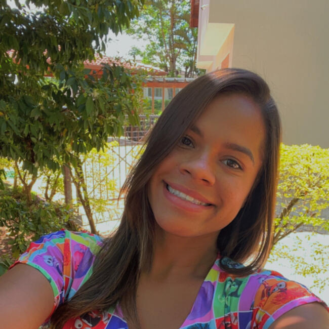 Babá em Ponte Alta de Cima: Juliana